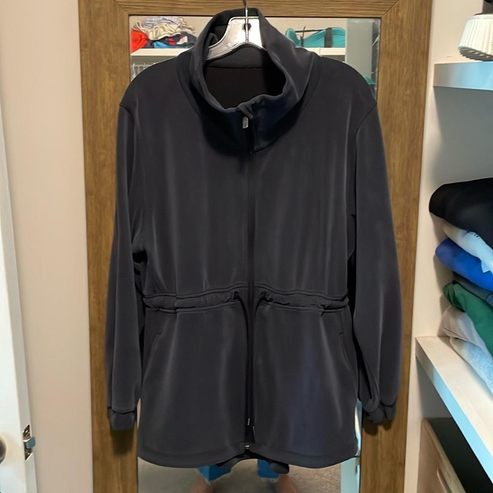 Lululemon zip up jacket sz 8